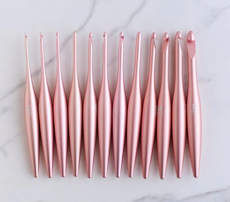 Furls Blush Streamline Metal Crochet Hooks